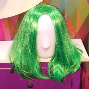 Women's Wig, Stacked Bob hairstyle, green